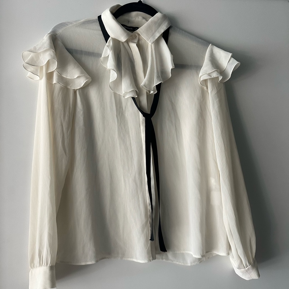 Zara White Ruffle Sleeve Blouse Size S